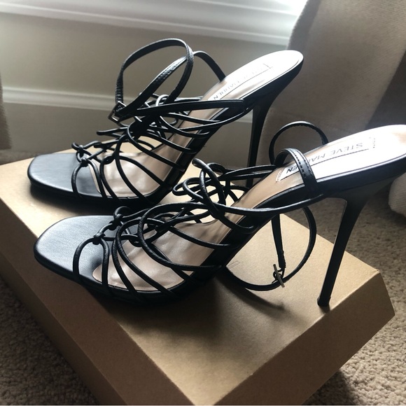 Steve Madden Bambi Black Strappy Sandals - Picture 2 of 7